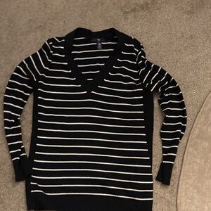 GAP Black and White V-Neck Sweater-spring